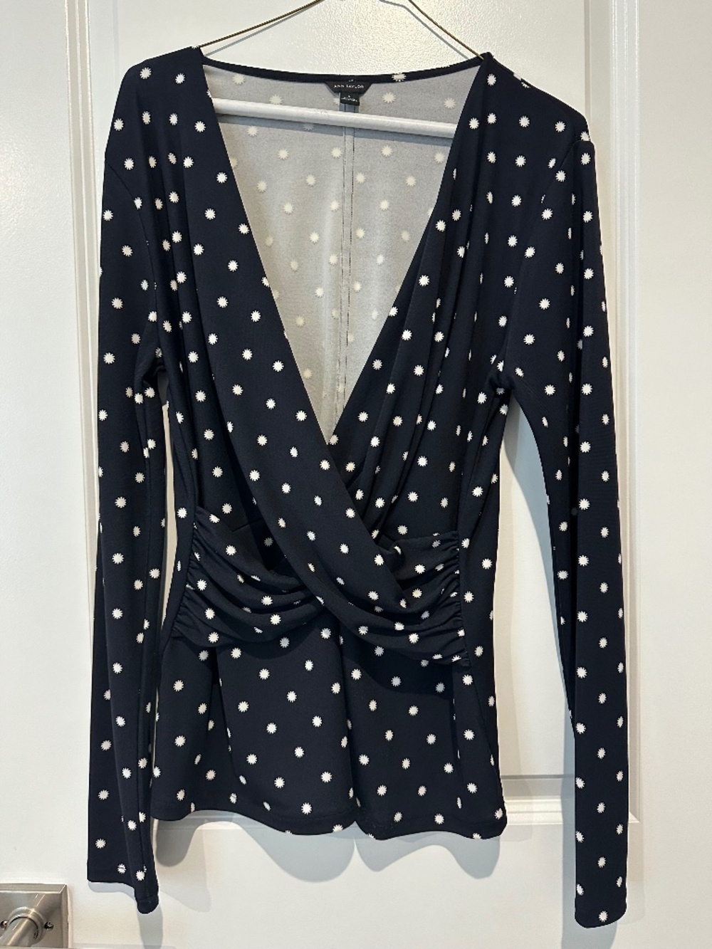 Ann Taylor Women’s Size Large Wrap Top Black n White Polka Dots